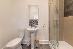 Central - Stay 4 - Parking - Wifi - Near Transport