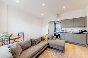 Central - Stay 4 - Parking - Wifi - Near Transport