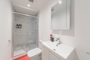 Stay 2 - Central - Parking - Near Transport - Wifi