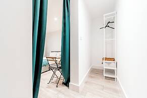 Stay 2 - Central - Parking - Near Transport - Wifi