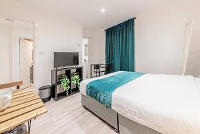 Stay 2 - Central - Parking - Near Transport - Wifi