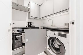 Stay 2 - Central - Parking - Near Transport - Wifi