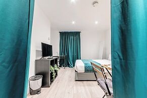 Stay 2 - Central - Parking - Near Transport - Wifi