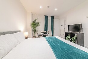 Stay 2 - Central - Parking - Near Transport - Wifi