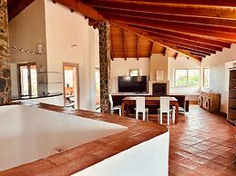 Villa With Pool, Meia Praia Beach, Lagos
