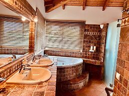 Villa With Pool, Meia Praia Beach, Lagos