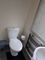 Static Caravan 2 Bed Sleeps 6 Overlooking Water
