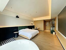 Baogeli Landmark Sky Hotel