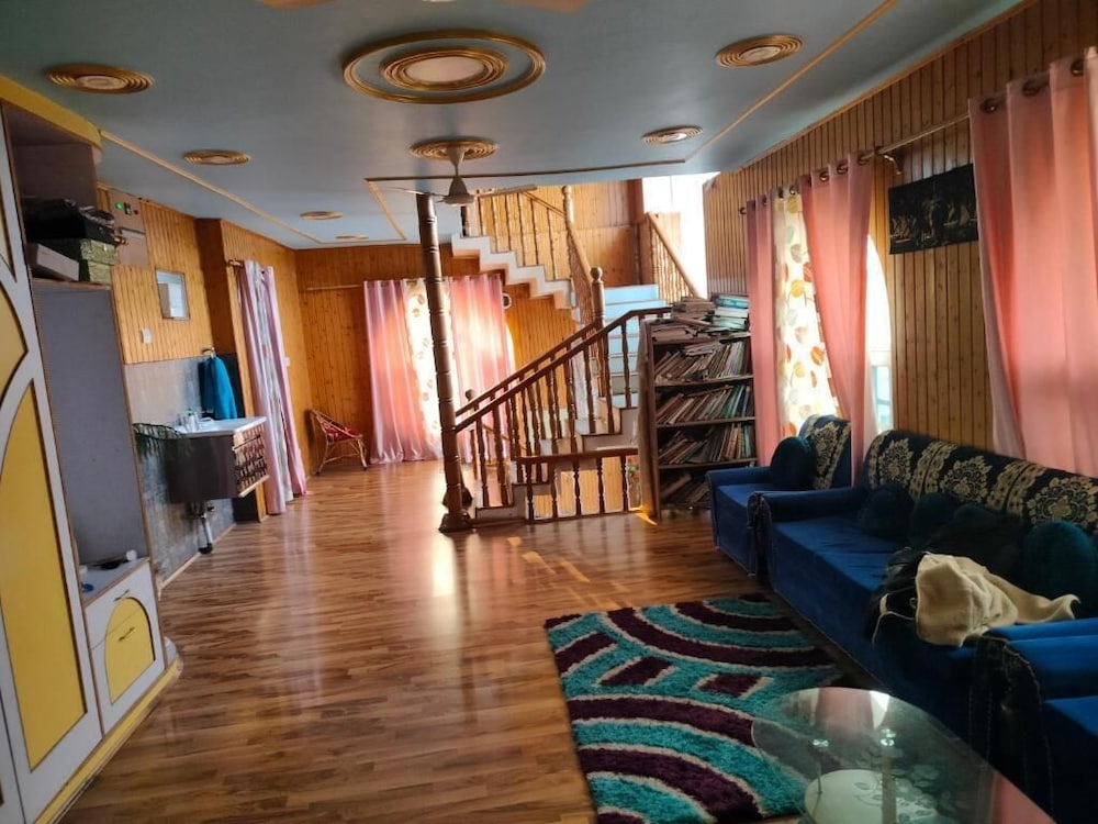 Giggle Guest House