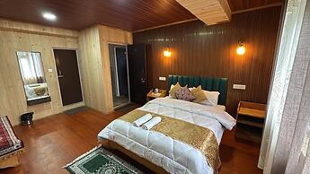 Lotus Inn Blue Pine