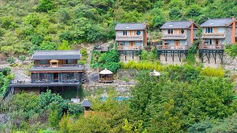 Tiger Leaping Gorge yachajiao Manor