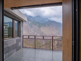Tiger Leaping Gorge yachajiao Manor