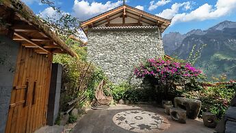 Tiger Leaping Gorge yachajiao Manor