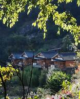Tiger Leaping Gorge yachajiao Manor