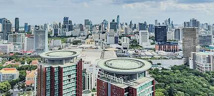 Live in Siam · Walk to Siam Paragon