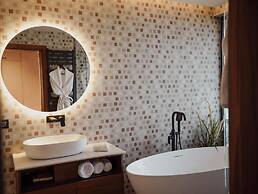 Zyra boutique hotel