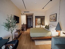 Zyra boutique hotel