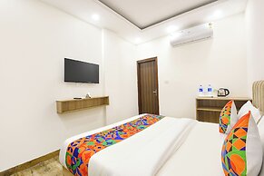 Fabhotel Moonlight