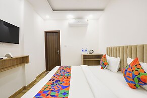 Fabhotel Moonlight