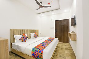 Fabhotel Moonlight