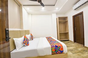 Fabhotel Moonlight