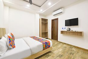 Fabhotel Moonlight