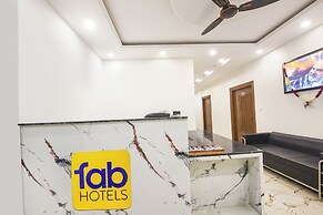Fabhotel Moonlight