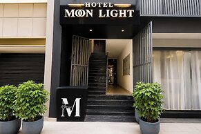 Fabhotel Moonlight
