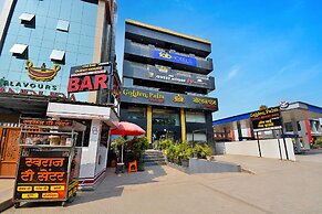 Fabhotel Om Sai