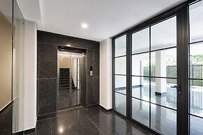Fabhotel Prime Hush & Suites