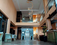 Play Hotel