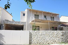 Village Escape House by CorfuEscapes