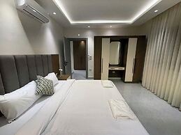 003jre Apartment With Stunning Boulevar
