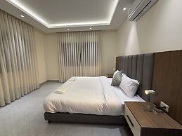 003jre Apartment With Stunning Boulevar