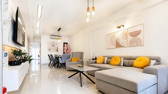 Fems Luxury 3-level Home w Private Jacuzzi
