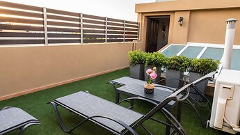 Fems Luxury 3-level Home w Private Jacuzzi