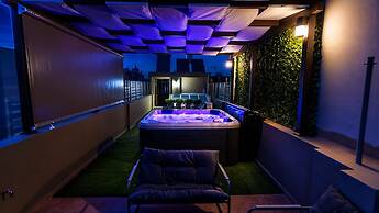 Fems Luxury 3-level Home w Private Jacuzzi