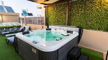 Fems Luxury 3-level Home w Private Jacuzzi