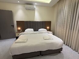 006 JRE Apartment With Stunning Boulevar