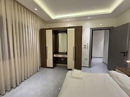 006 JRE Apartment With Stunning Boulevar