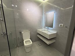 006 JRE Apartment With Stunning Boulevar