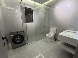 006 JRE Apartment With Stunning Boulevar