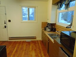 Just You Vacation Home - Main floor use