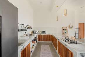Cantik Maria Villa