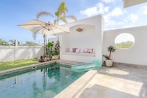 Cantik Maria Villa