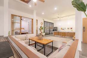Cantik Maria Villa
