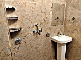Hotel Vrindavan Paradise & Resort