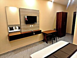 Hotel Vrindavan Paradise & Resort