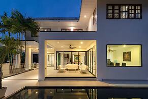 Grand Hill Mansion