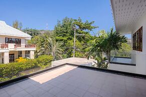 Grand Hill Mansion